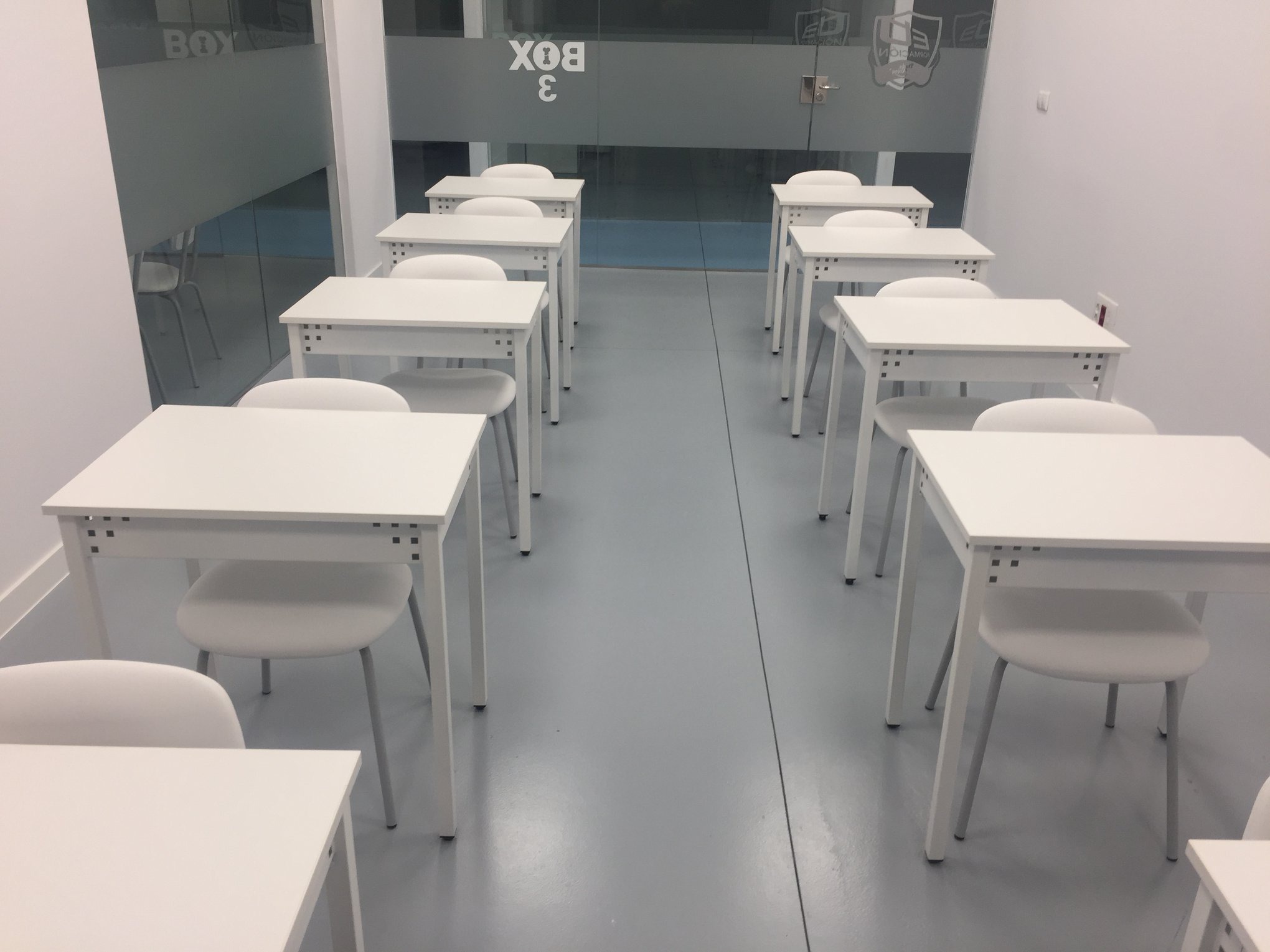 Mobiliario para aula de formación en Ebora Formación, Cazalegas